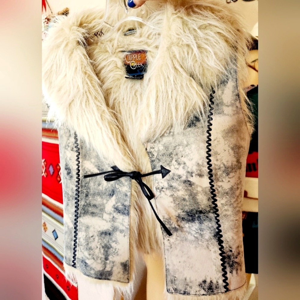 CRIPPLE CREEK Western Wooly Cream Faux Fur Blue Tie Die Vest Leather Vest S EUC
